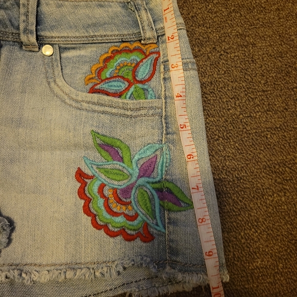 Denim Short - Flower Print - Picture 3 of 5